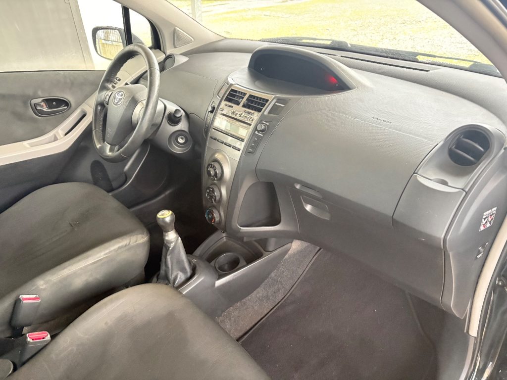 TOYOTA Yaris 1.0 5 porte OK NEIèATENTATI BòUETHOOT - 13