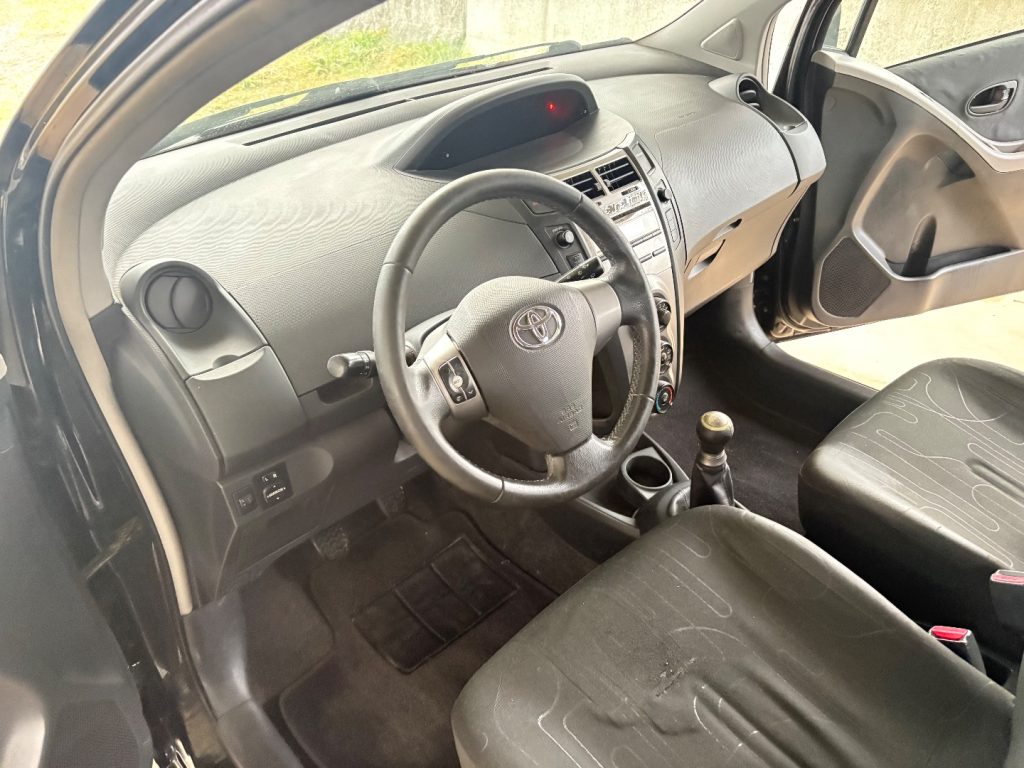 TOYOTA Yaris 1.0 5 porte OK NEIèATENTATI BòUETHOOT - 19