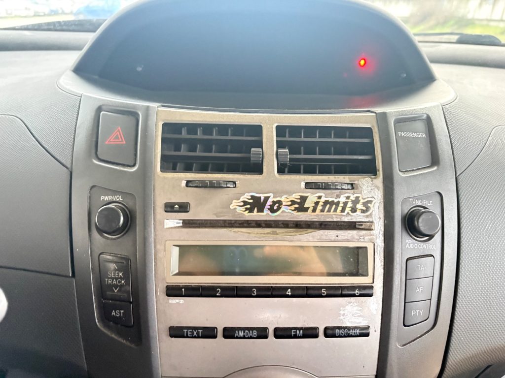 TOYOTA Yaris 1.0 5 porte OK NEIèATENTATI BòUETHOOT - 23