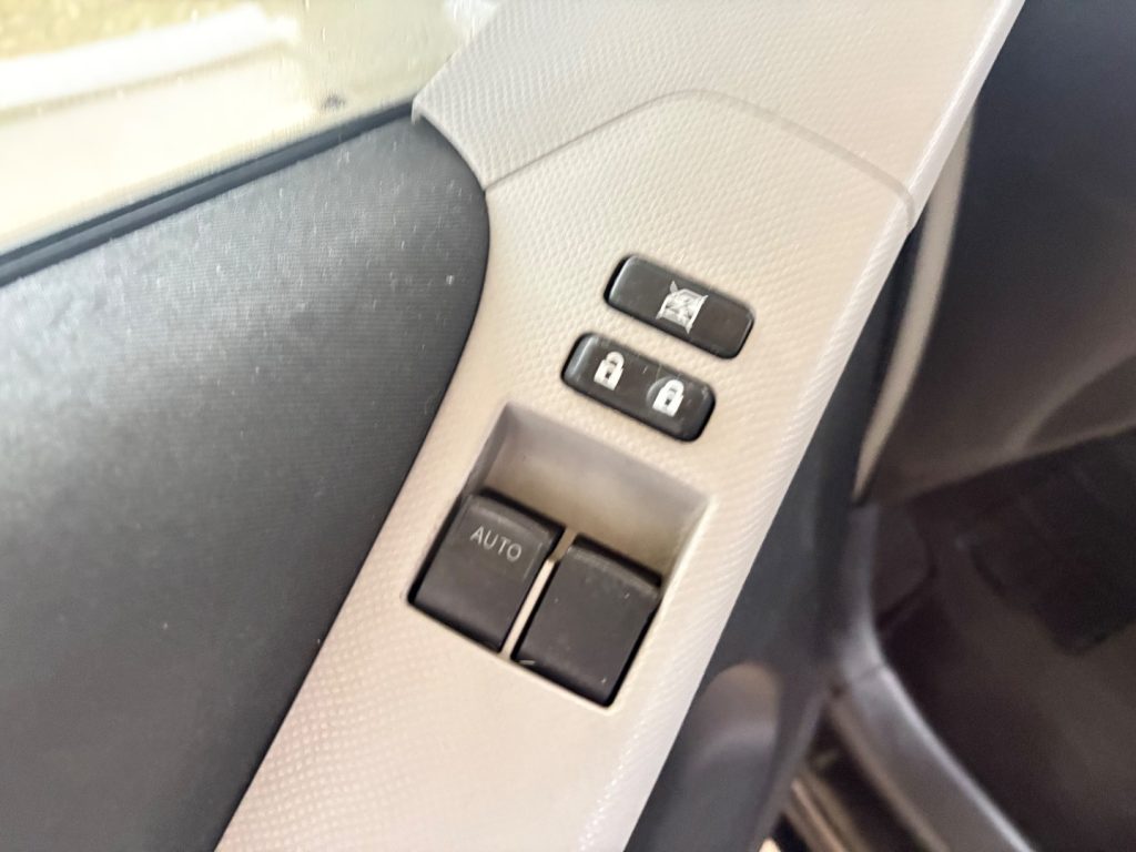 TOYOTA Yaris 1.0 5 porte OK NEIèATENTATI BòUETHOOT - 25