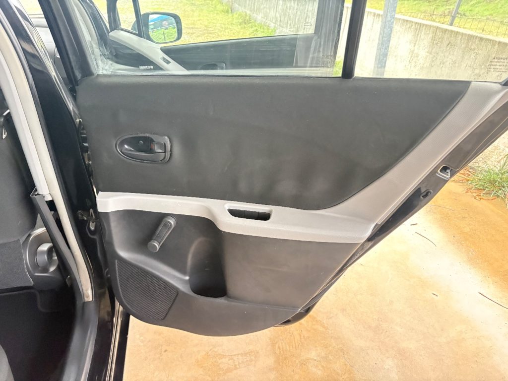 TOYOTA Yaris 1.0 5 porte OK NEIèATENTATI BòUETHOOT - 30