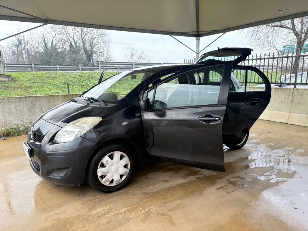 TOYOTA Yaris 1.0 5 porte OK NEIèATENTATI BòUETHOOT - 43