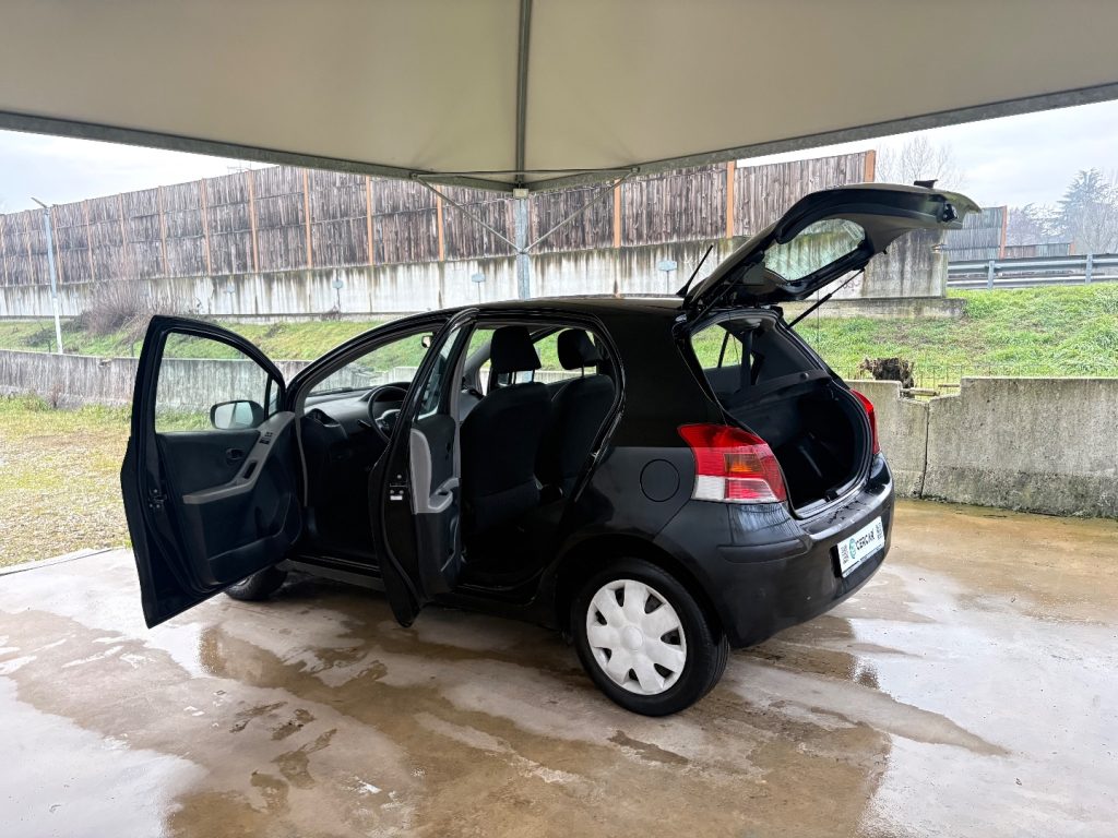 TOYOTA Yaris 1.0 5 porte OK NEIèATENTATI BòUETHOOT - 44