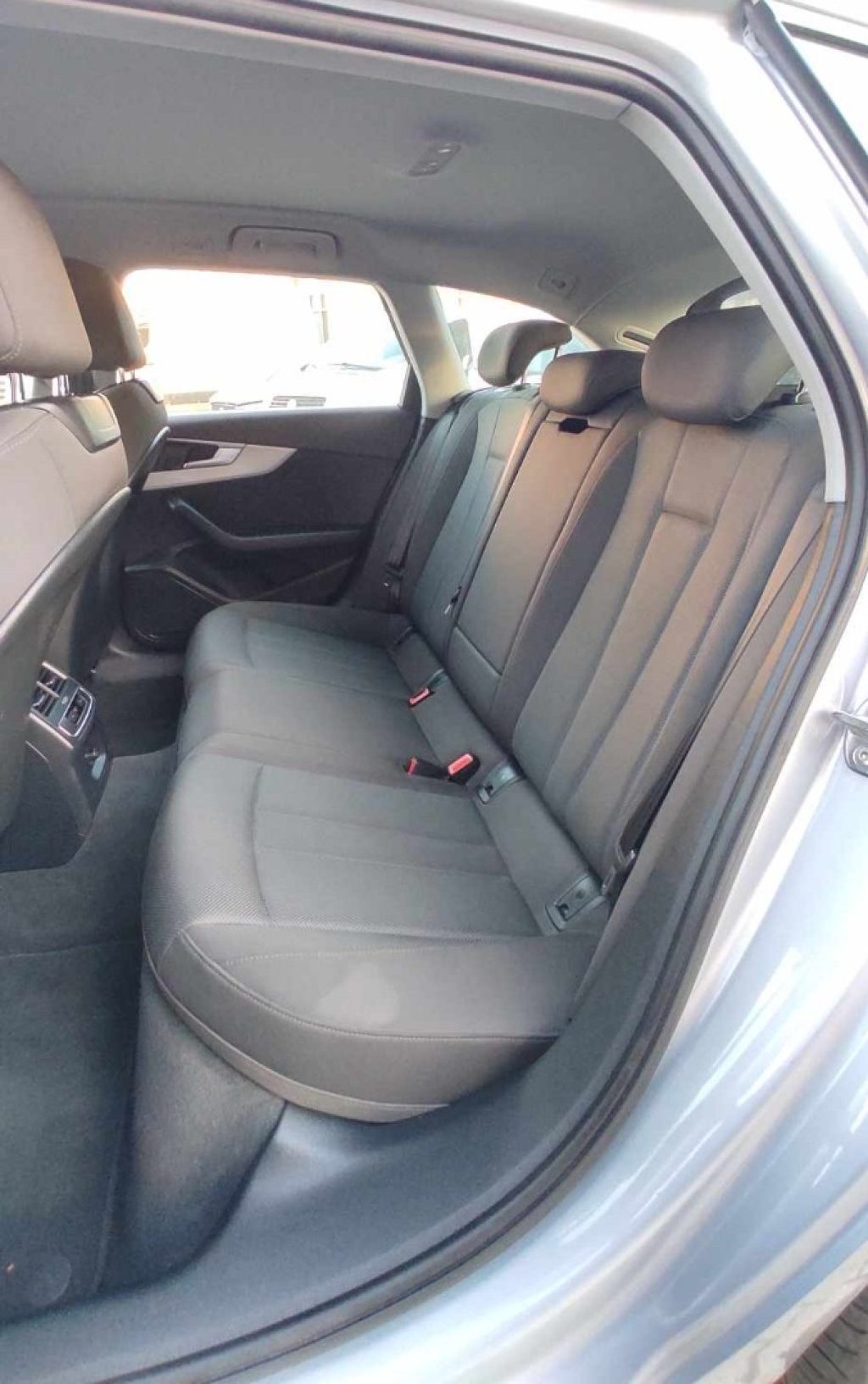 AUDI A4 Avant 35 TDI S tronic Business - 5