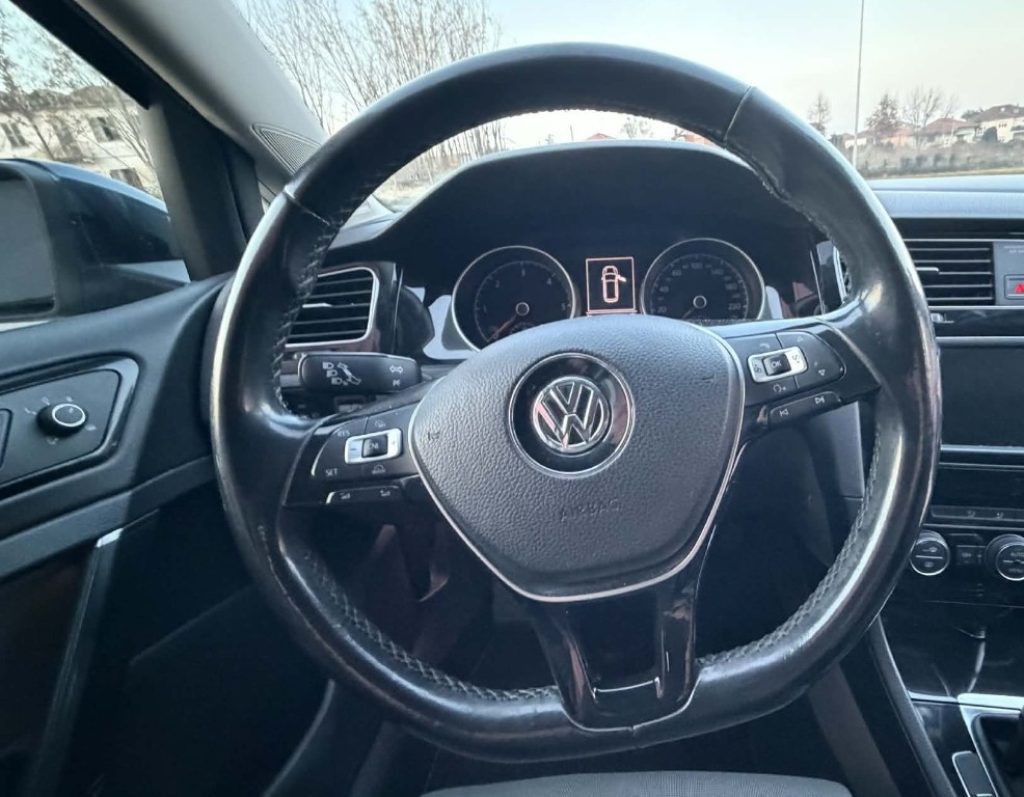 VOLKSWAGEN Golf Variant 2.0 TDI Executive BlueMotion Technology - 9