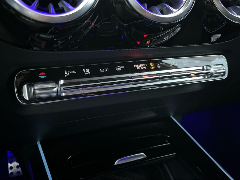 MERCEDES-BENZ GLA 180 Automatic AMG Line Advanced Plus - 12