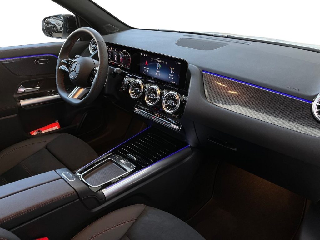 MERCEDES-BENZ GLA 180 Automatic AMG Line Advanced Plus - 14