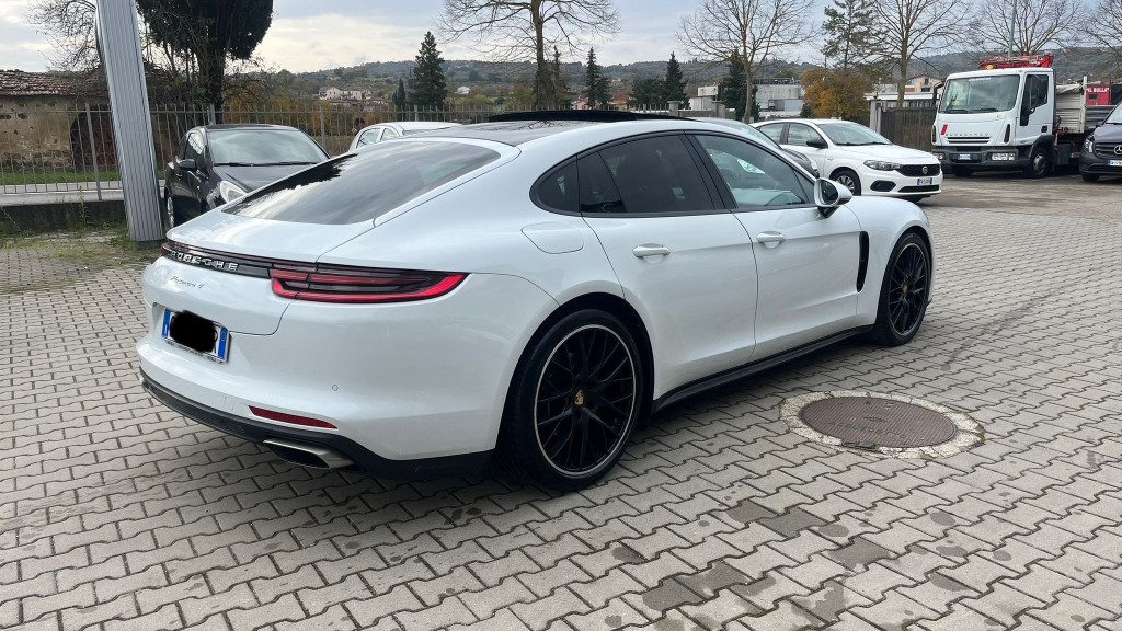 PORSCHE Panamera 3.0 4 - 3