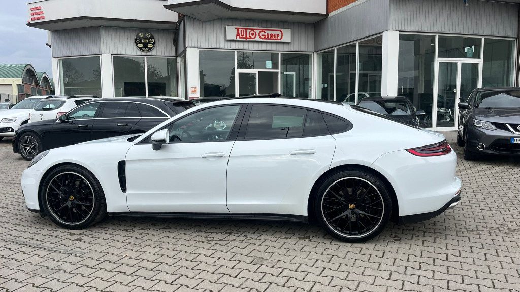 PORSCHE Panamera 3.0 4 - 6