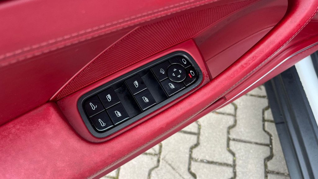 PORSCHE Panamera 3.0 4 - 11