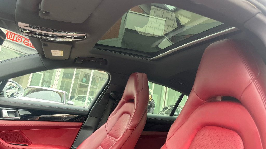 PORSCHE Panamera 3.0 4 - 24