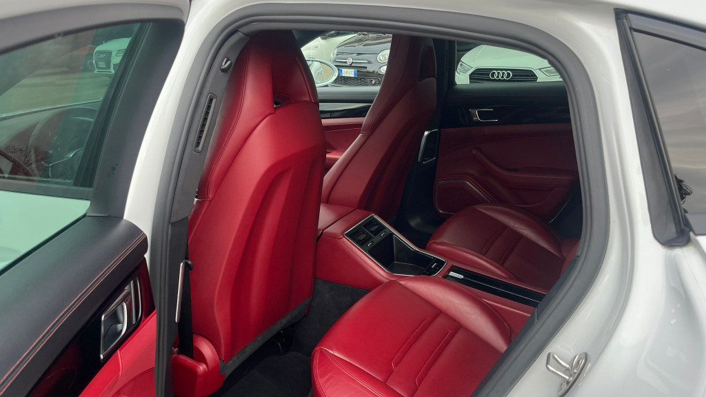 PORSCHE Panamera 3.0 4 - 25