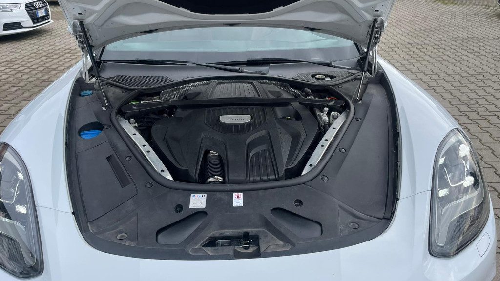 PORSCHE Panamera 3.0 4 - 32
