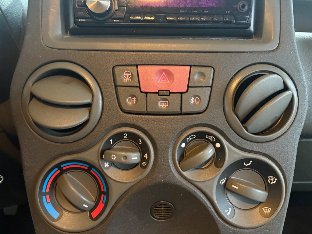 FIAT Panda 1.2 Dynamic BENZ/METANO OK NEOPATENTATI FARI FENDI - 27