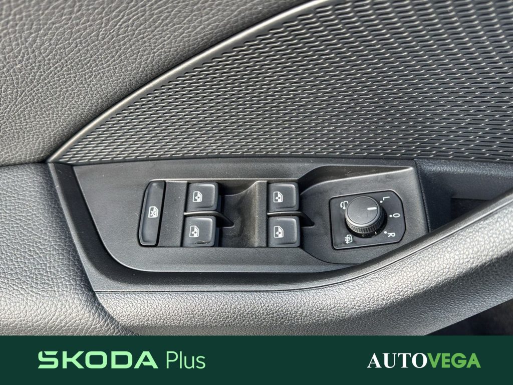 SKODA Octavia wagon 2.0 tdi executive 150cv dsg - 12