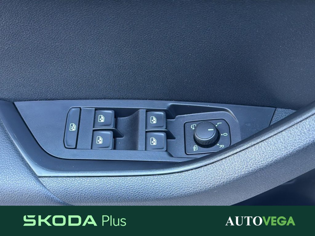 SKODA Karoq 1.5 tsi sportline - 13