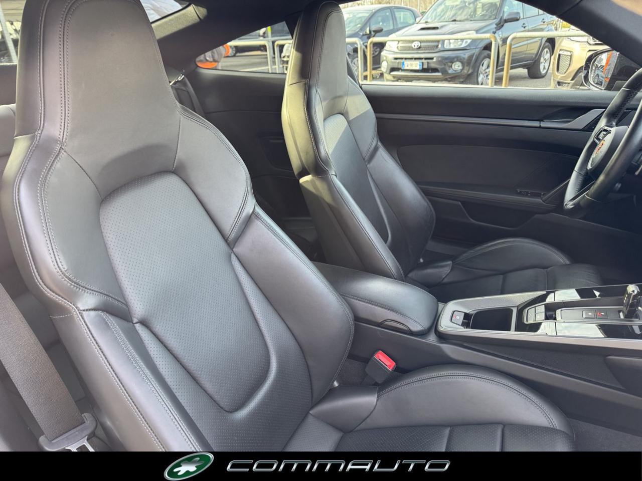 PORSCHE 911 Carrera - 41