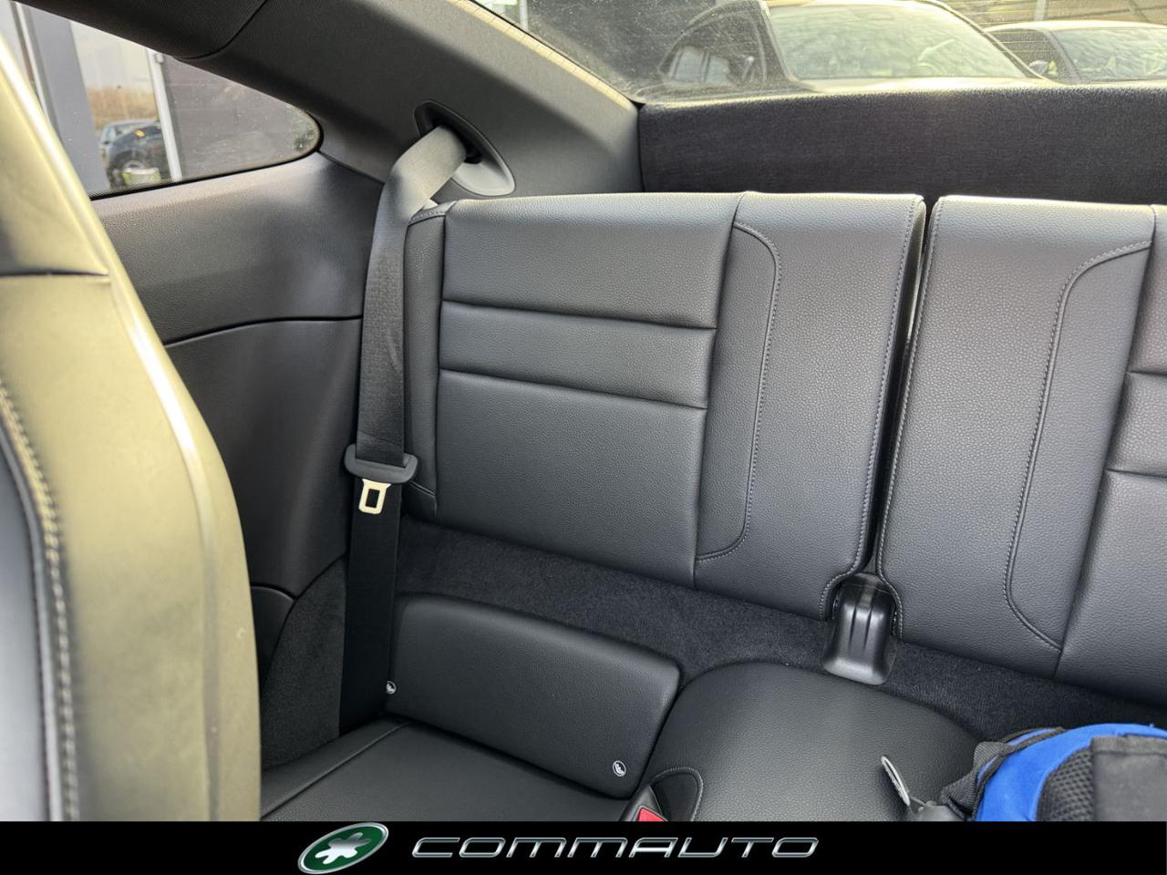 PORSCHE 911 Carrera - 32