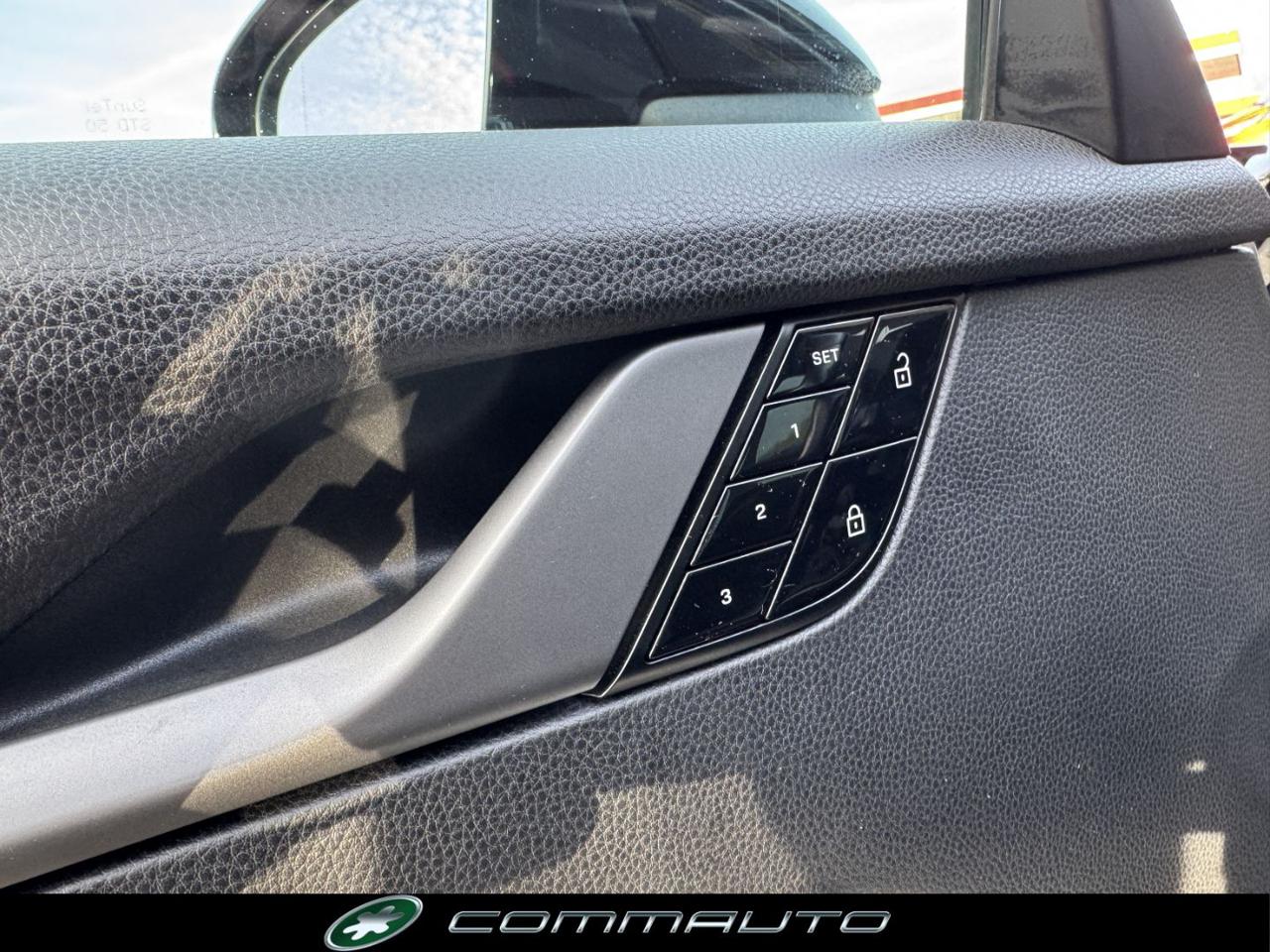 PORSCHE 911 Carrera - 16