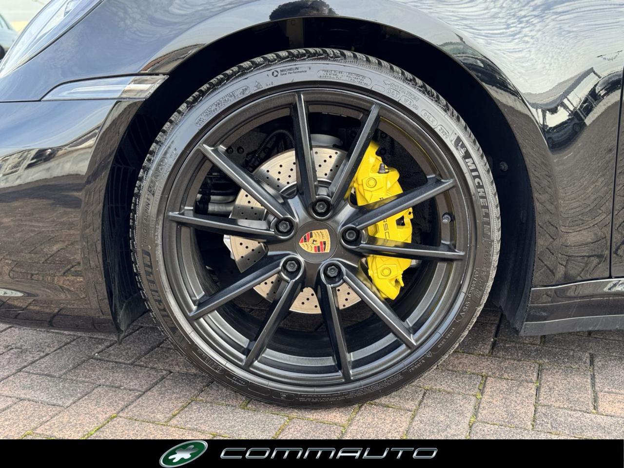 PORSCHE 911 Carrera - 9