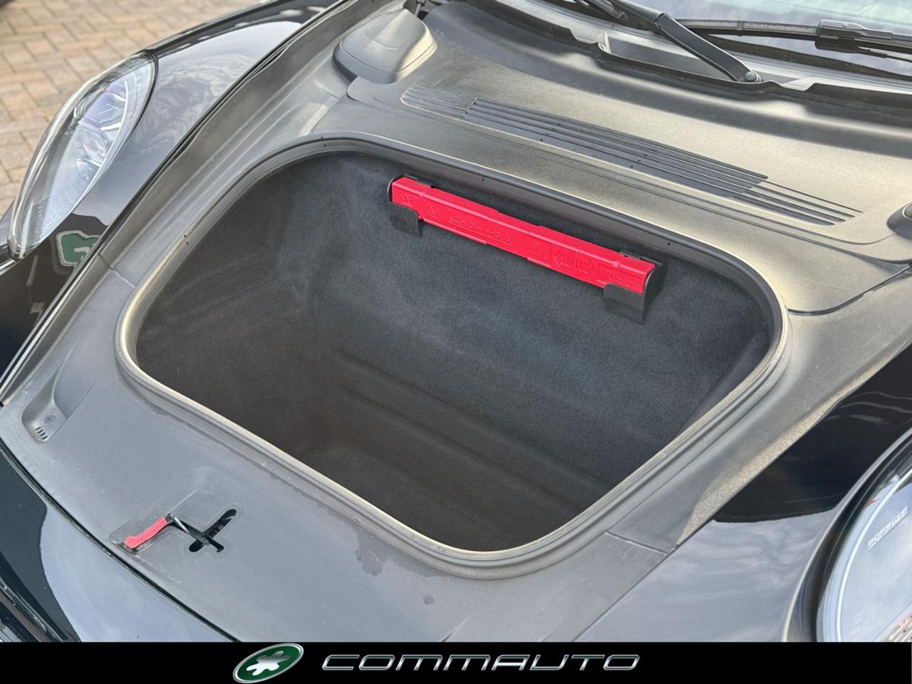 PORSCHE 911 Carrera - 33