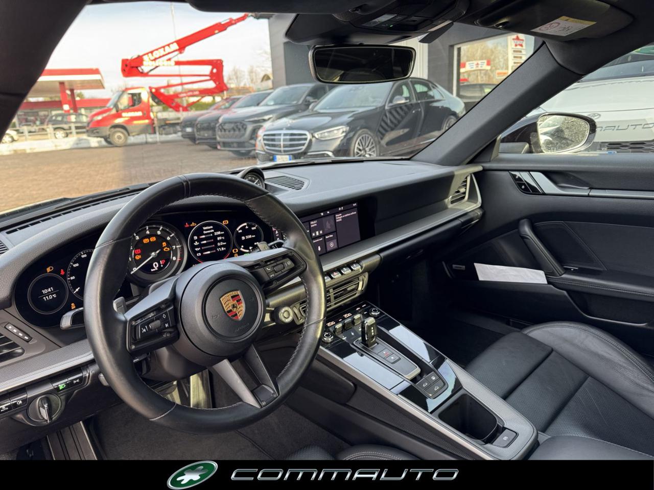 PORSCHE 911 Carrera - 21