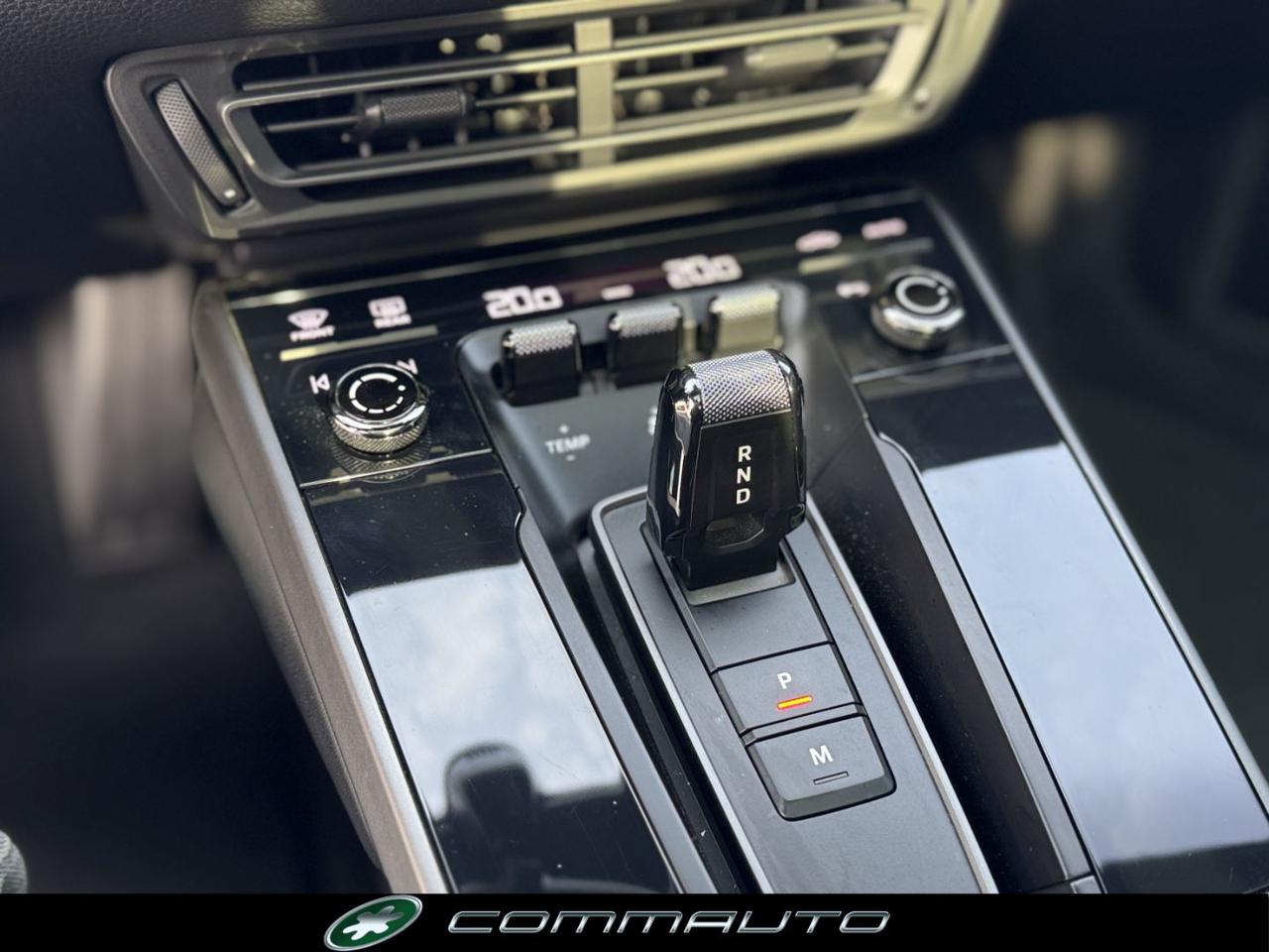 PORSCHE 911 Carrera - 29