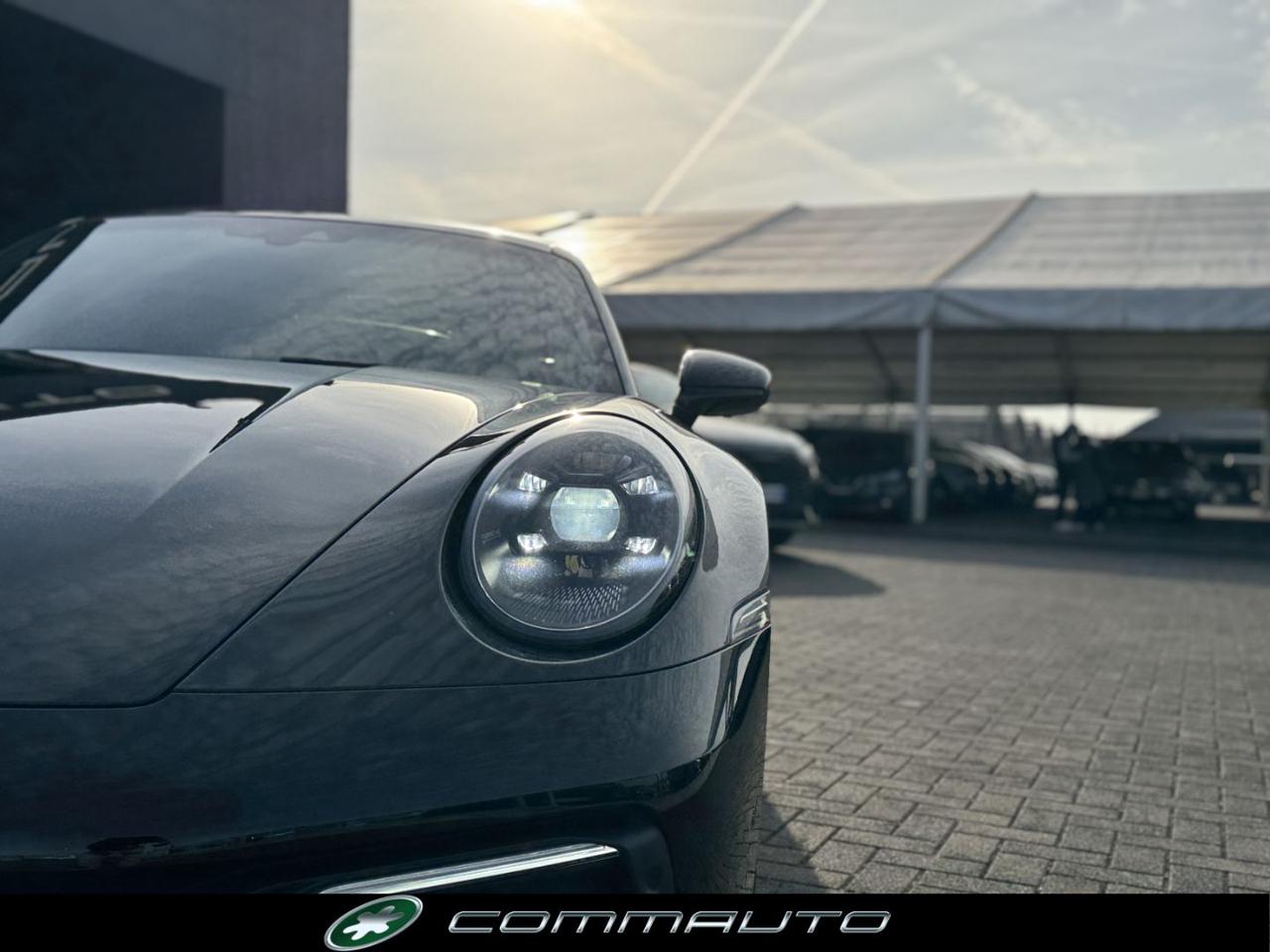 PORSCHE 911 Carrera - 7