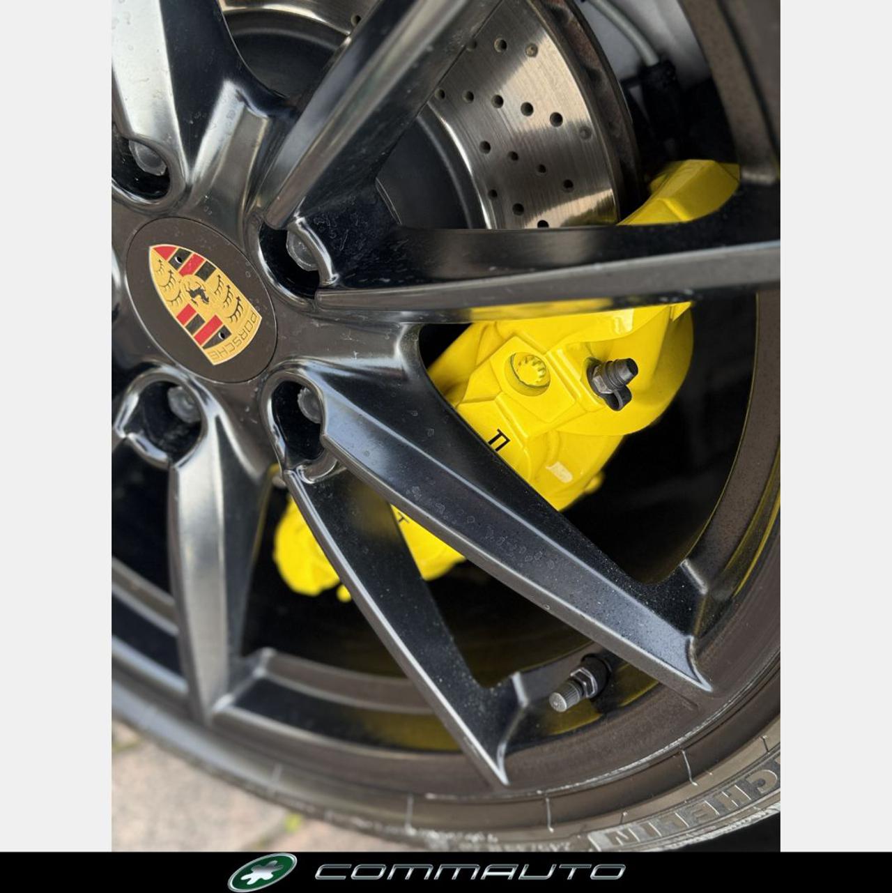 PORSCHE 911 Carrera - 14