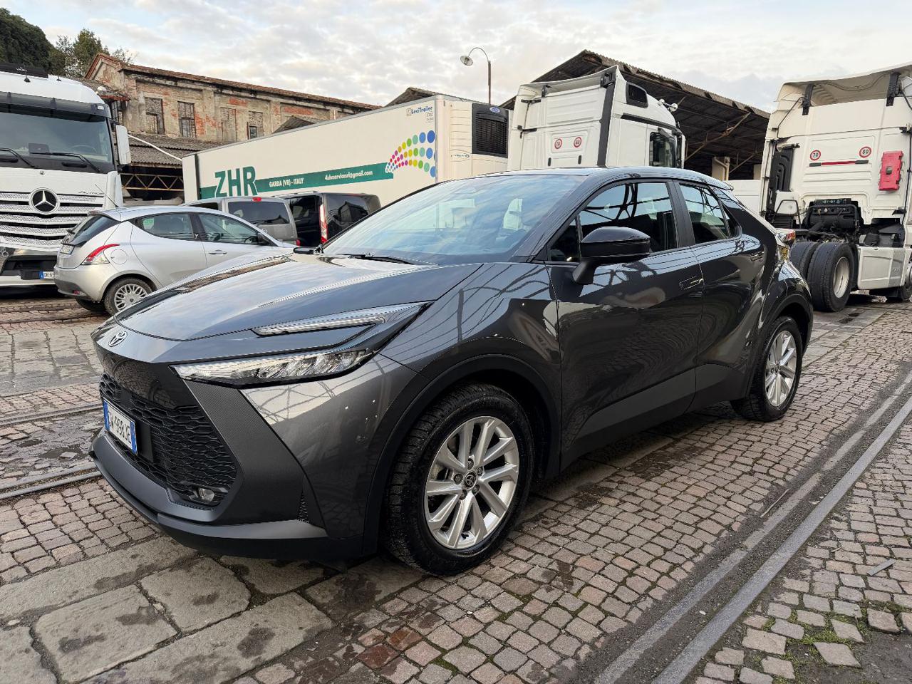 TOYOTA C-HR 1.8 Hybrid E-CVT Active - 2