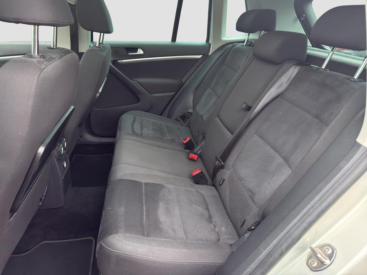 VOLKSWAGEN Tiguan 2.0 TDI 140 CV Sport & Style *TETTO APRIBILE* - 11