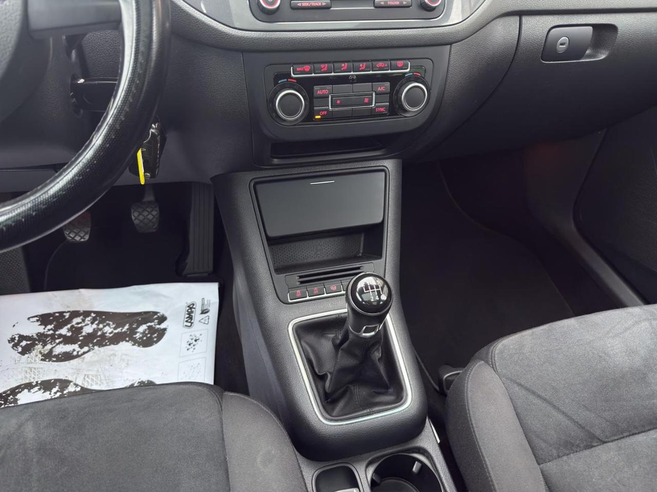 VOLKSWAGEN Tiguan 2.0 TDI 140 CV Sport & Style *TETTO APRIBILE* - 15