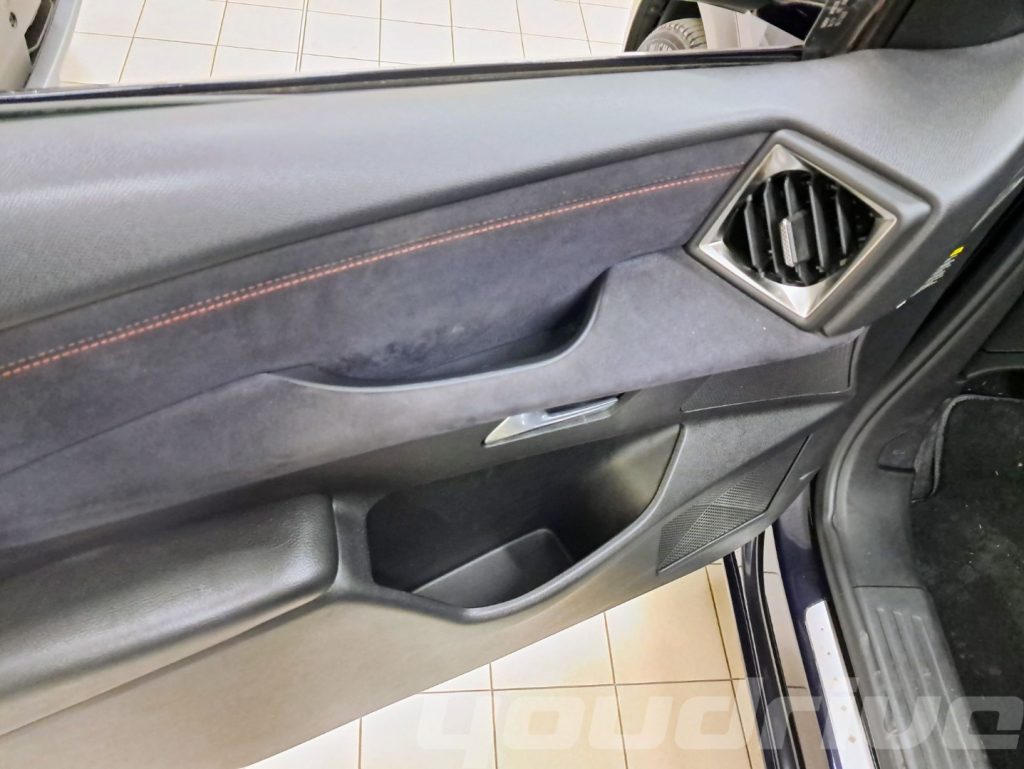 DS AUTOMOBILES DS 3 Crossback / BlueHDi 130 aut. Ines De La Fressange KM 98.200 - 19