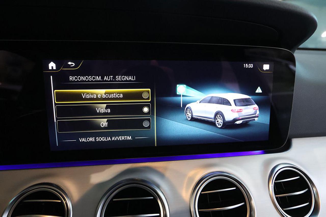 MERCEDES-BENZ E 220 d SW 4Matic Auto All-Terrain Business Sport - 32