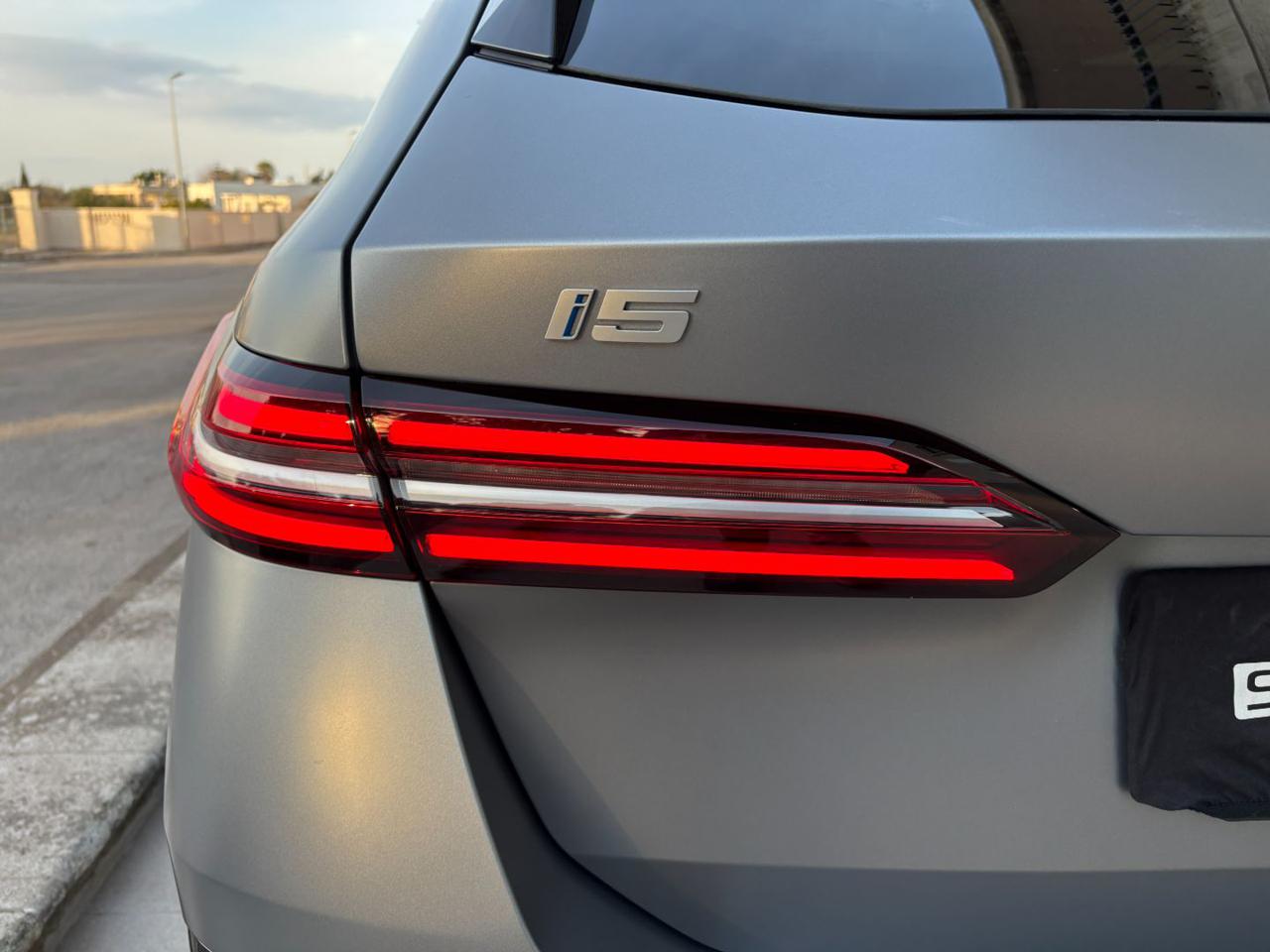 BMW i5 eDrive 40 Touring Msport Pro TETTO PANORAMICO - 34