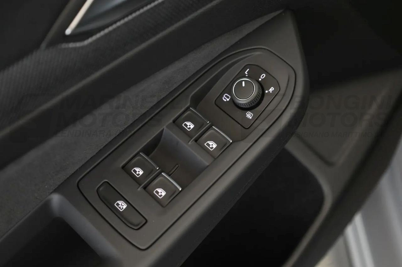 VOLKSWAGEN Golf GTI DSG 265 CV BLACK TETTO - HEAD UP - CERCHI 19 - 20