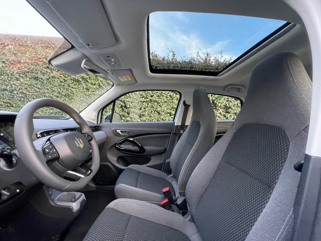 LEAPMOTOR T03 70kW - 29