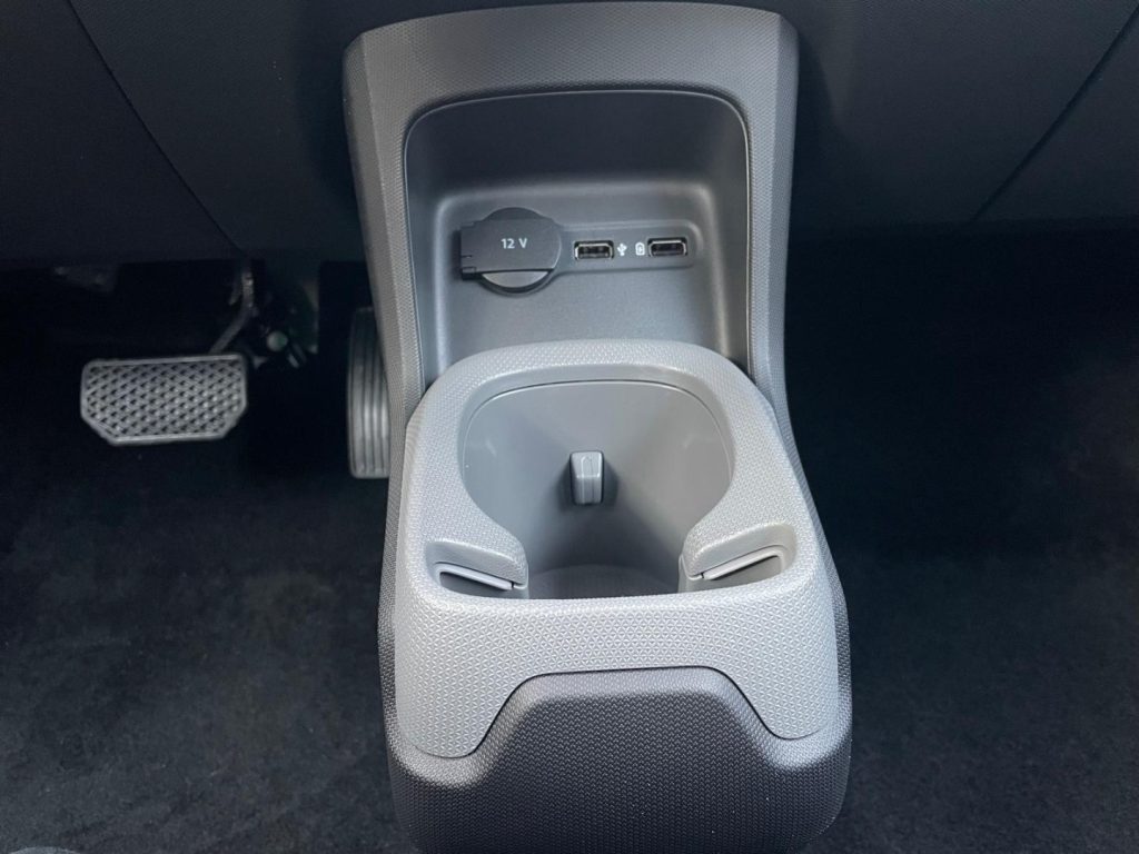 LEAPMOTOR T03 70kW - 14