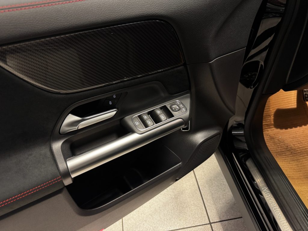 MERCEDES-BENZ GLA 180 Automatic AMG LINE KM0+ TETTO PANORAMICO - 12