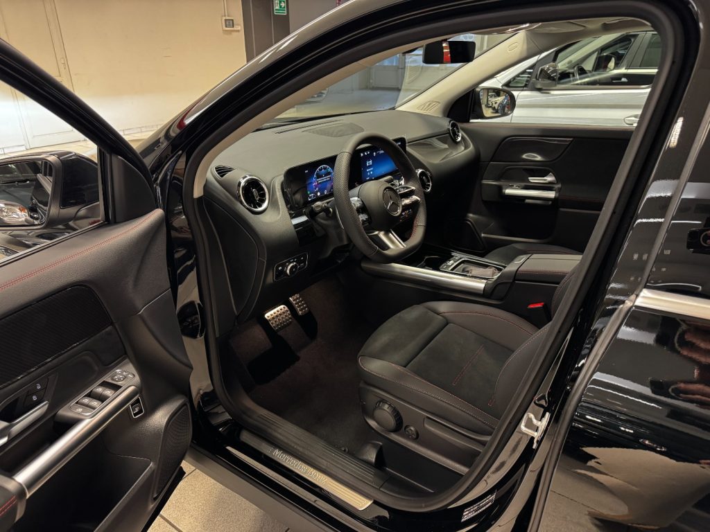 MERCEDES-BENZ GLA 180 Automatic AMG LINE KM0+ TETTO PANORAMICO - 8