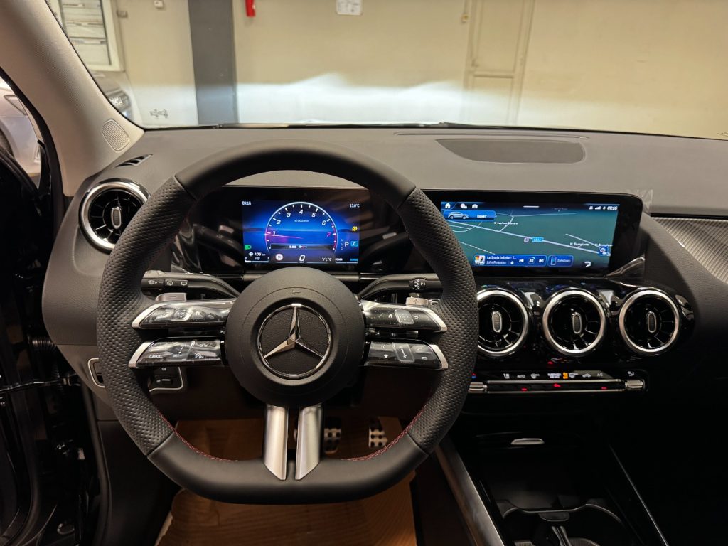 MERCEDES-BENZ GLA 180 Automatic AMG LINE KM0+ TETTO PANORAMICO - 9