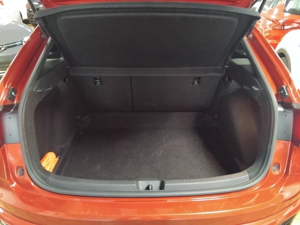 VOLKSWAGEN Taigo 1.0 TSI DSG R-Line - 9