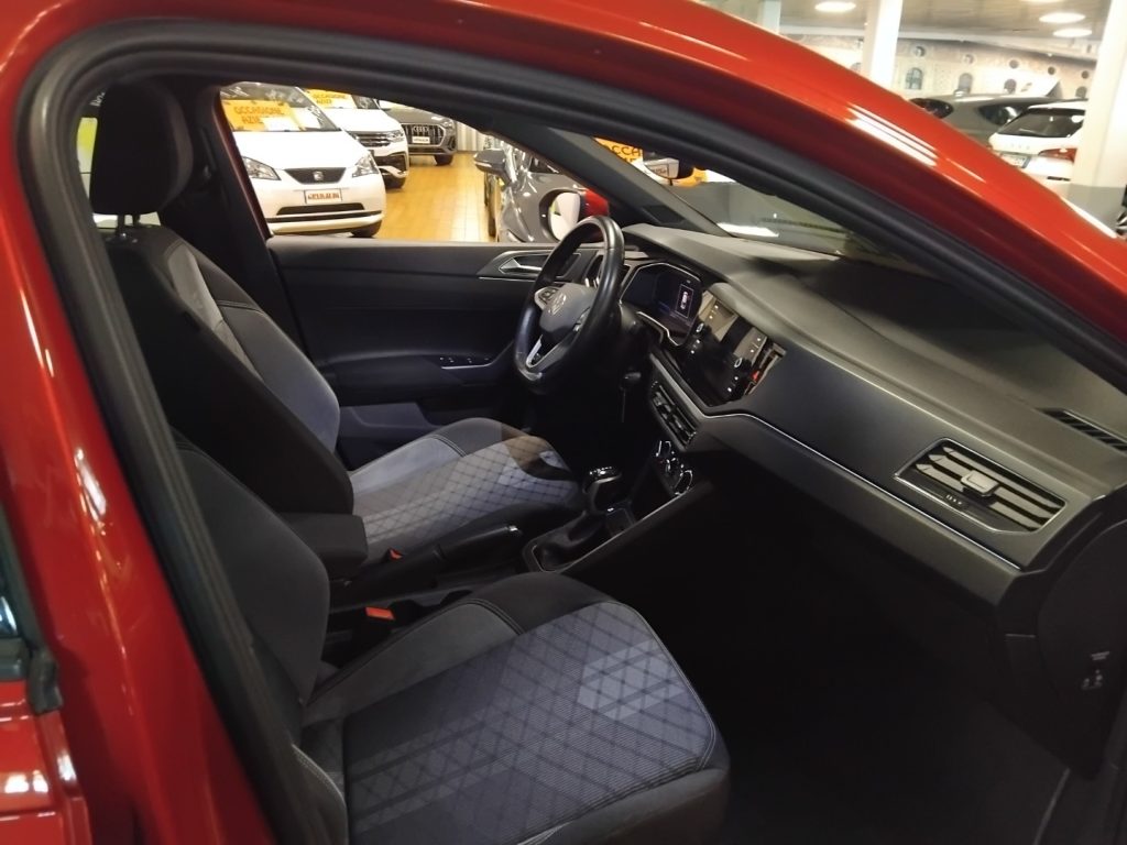 VOLKSWAGEN Taigo 1.0 TSI DSG R-Line - 12