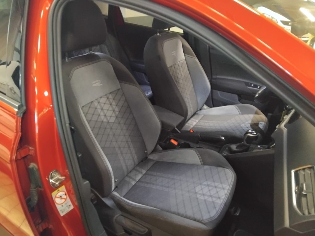 VOLKSWAGEN Taigo 1.0 TSI DSG R-Line - 13