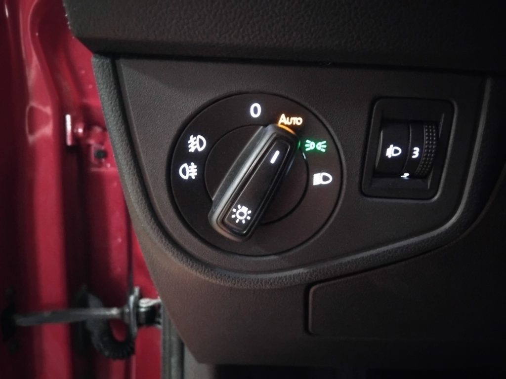 VOLKSWAGEN Taigo 1.0 TSI DSG R-Line - 24