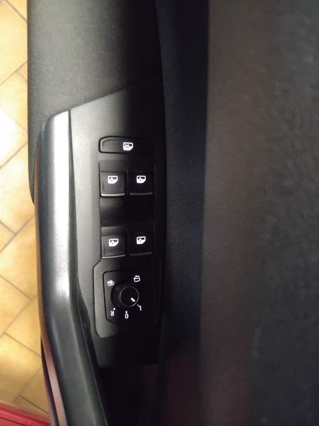 VOLKSWAGEN Taigo 1.0 TSI DSG R-Line - 25