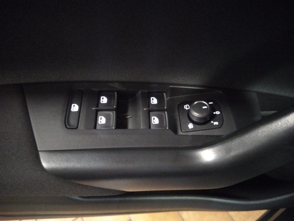 VOLKSWAGEN Taigo 1.0 TSI DSG R-Line  17 TETTO - 29