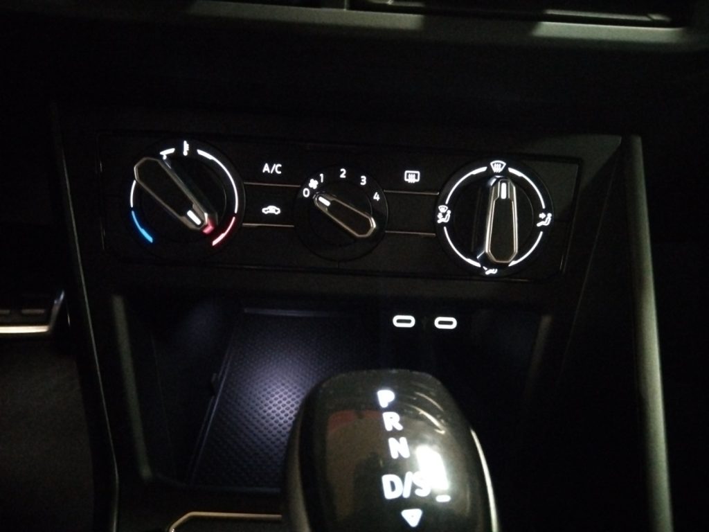 VOLKSWAGEN Taigo 1.0 TSI DSG R-Line  17 TETTO - 30