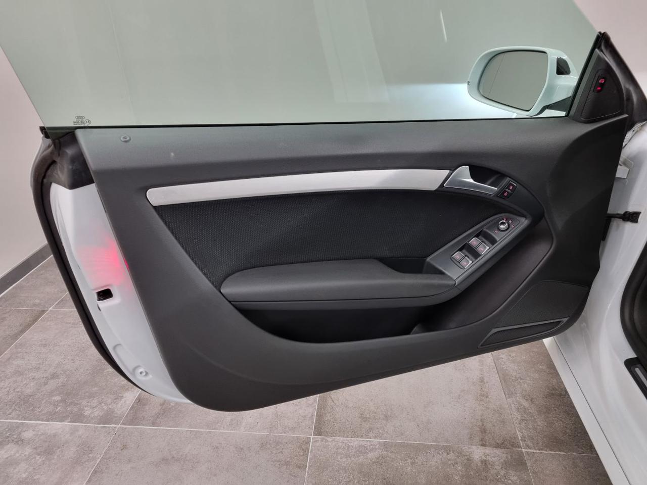 AUDI A5 Cabrio 2.0 TDI clean diesel multitronic S-LINE - 25