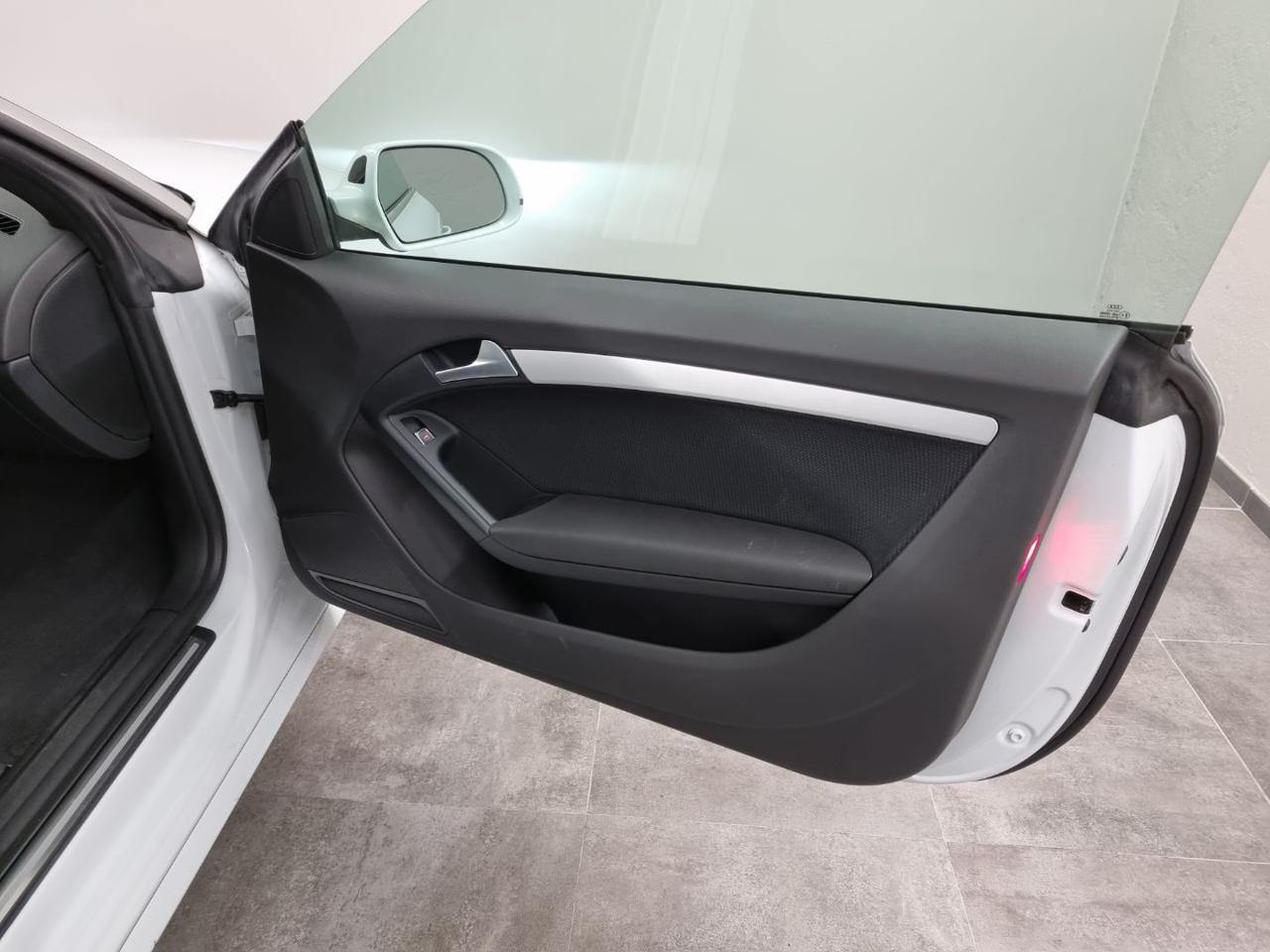 AUDI A5 Cabrio 2.0 TDI clean diesel multitronic S-LINE - 26